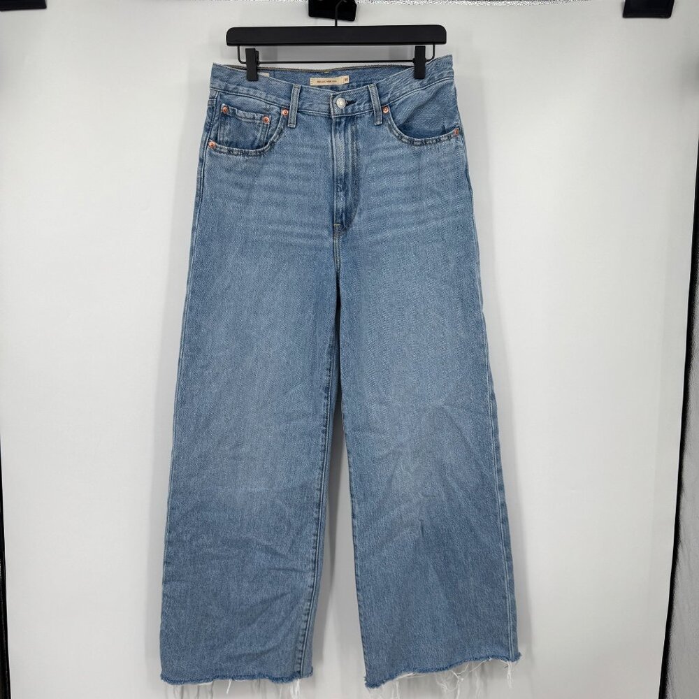 Levi’s premium Ribcage Wide Leg  Woman’s  jeans raw edge hem woman’s 30 x 32 cot